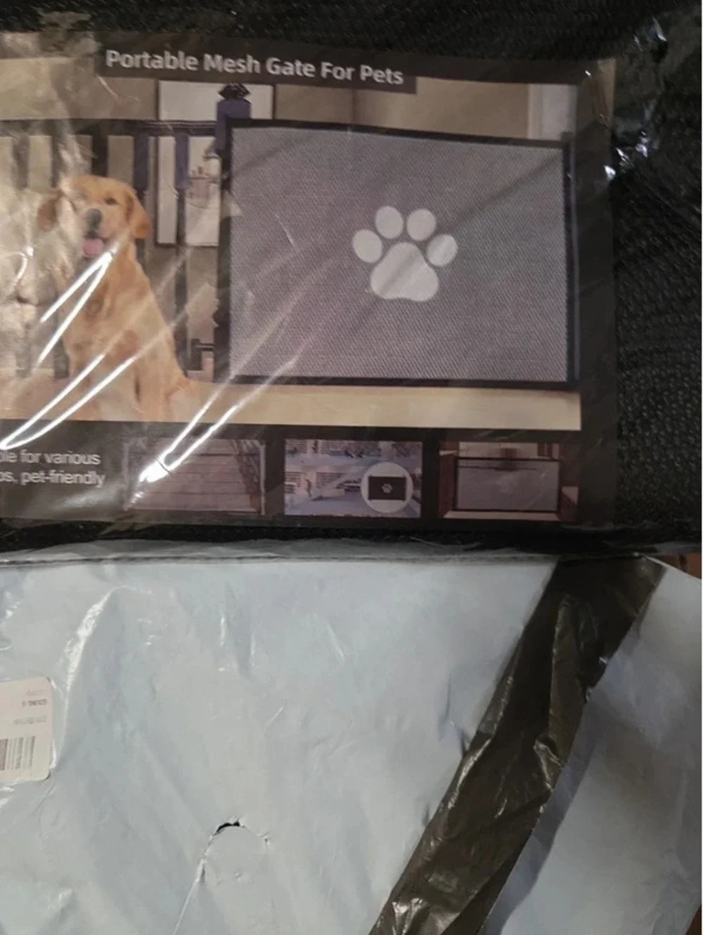 Portable mesh gate for pets